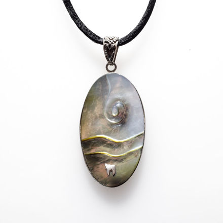 Picture of #B544 Black Mother of Pearl and  Sterling Silver Oval Carved