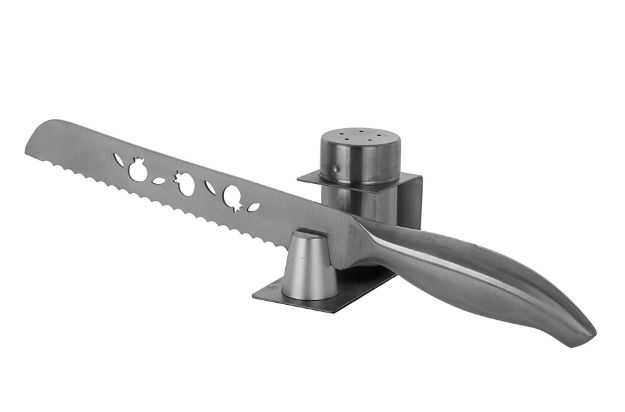 Picture of #7028 Stainless Challah Knife with Salt Holder disc
